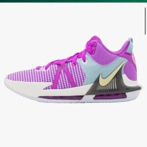 Nike Lebron Witness 7 basketball shoe Fuchsia Dream size 8.5 mens